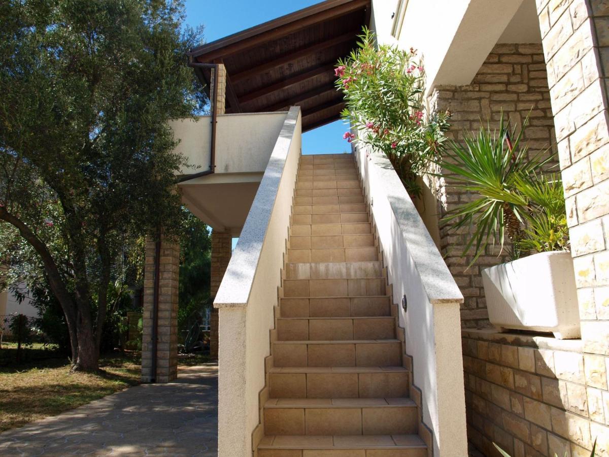 Kristi Apartment Complex Near The Sandy Beach - By Ta Leut Agency Privlaka  Kültér fotó